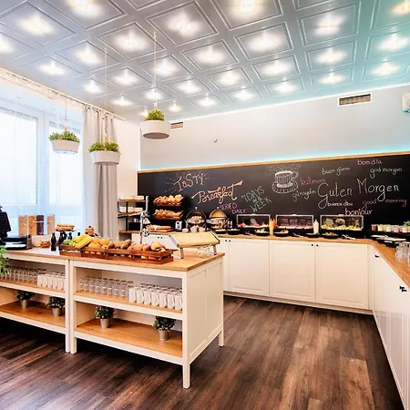 Home Hotel Hotell 3*