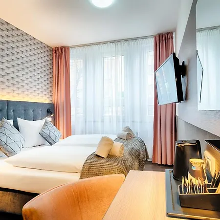 Home Hotel Отель