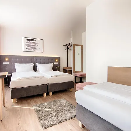 Отель Home Hotel 3*