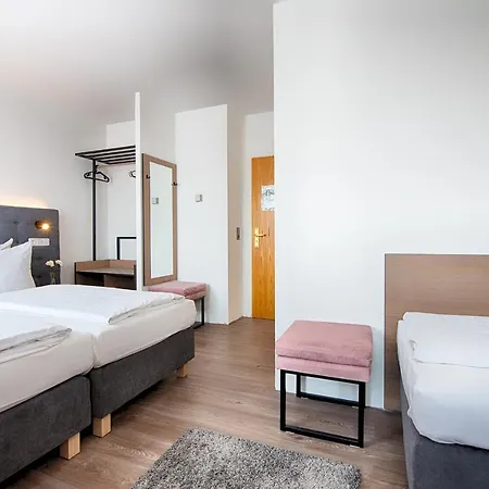 Home Hotel Отель 3*